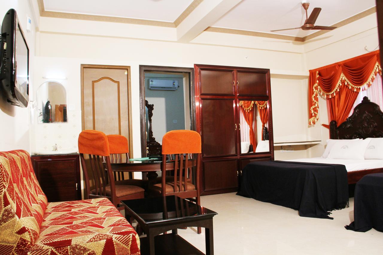 Anandkrishna Residency Hotel Guruvayur Exterior photo